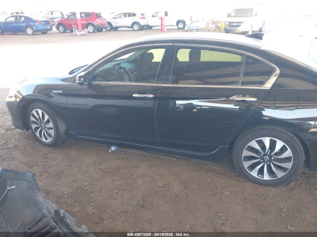 JHMCR6F7XHC005709 Honda Accord Hybrid Touring