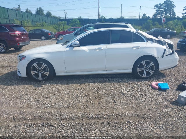 2018 Mercedes-benz E 300 მანქანა იყიდება აუქციონზე, vin: WDDZF4JB7JA469942, აუქციონის ნომერი: 45873212