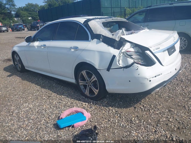 2018 Mercedes-benz E 300 მანქანა იყიდება აუქციონზე, vin: WDDZF4JB7JA469942, აუქციონის ნომერი: 45873212