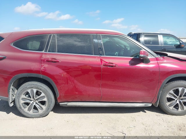 Toyota Highlander Xle 2022 5TDGZRBH4NS225067 Image 14