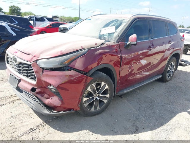Toyota Highlander Xle 2022 5TDGZRBH4NS225067 Image 2