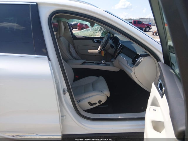 Aukcja sprzedaży 2023 Volvo Xc60 B5 Ultimate Bright Theme, vin: YV4L12DA9P1347062, numer aukcji: 45873280