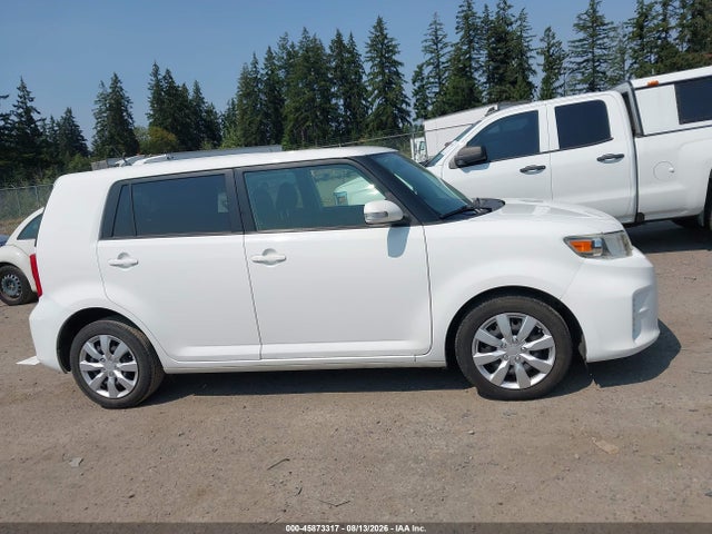 Scion XB 2014 JTLZE4FE6EJ054170 Image 13