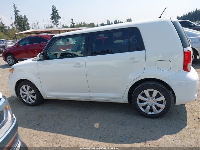 Scion XB 2014 JTLZE4FE6EJ054170 Image 14