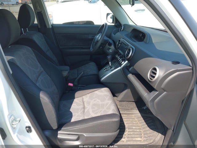 Scion XB 2014 JTLZE4FE6EJ054170 Image 5