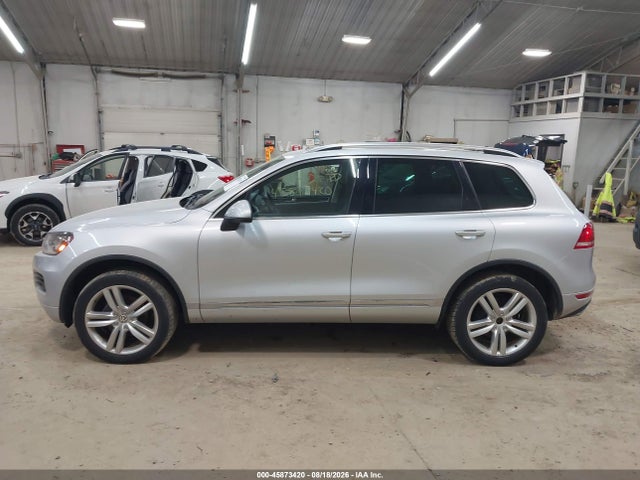 2013 Volkswagen Touareg Tdi Executive მანქანა იყიდება აუქციონზე, vin: WVGEP9BPXDD007306, აუქციონის ნომერი: 45873420