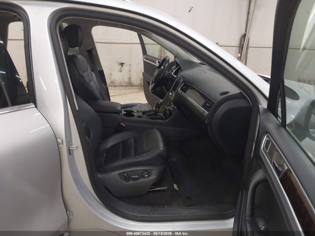 2013 Volkswagen Touareg Tdi Executive მანქანა იყიდება აუქციონზე, vin: WVGEP9BPXDD007306, აუქციონის ნომერი: 45873420