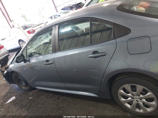 Продажа на аукционе авто 2021 Toyota Corolla Le, vin: 5YFEPMAE2MP265856, номер лота: 45873539