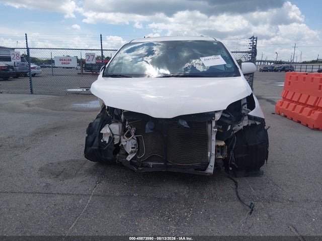 Toyota Sienna Le 8 Passenger 2019 5TDKZ3DC2KS987687 Image 11