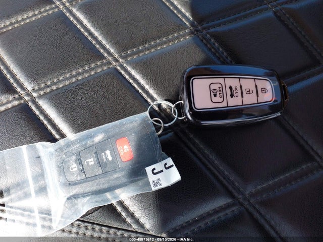 45873612 :رقم المزاد ، 4T1T11AK4PU166780 vin ، 2023 Toyota Camry Se مزاد بيع