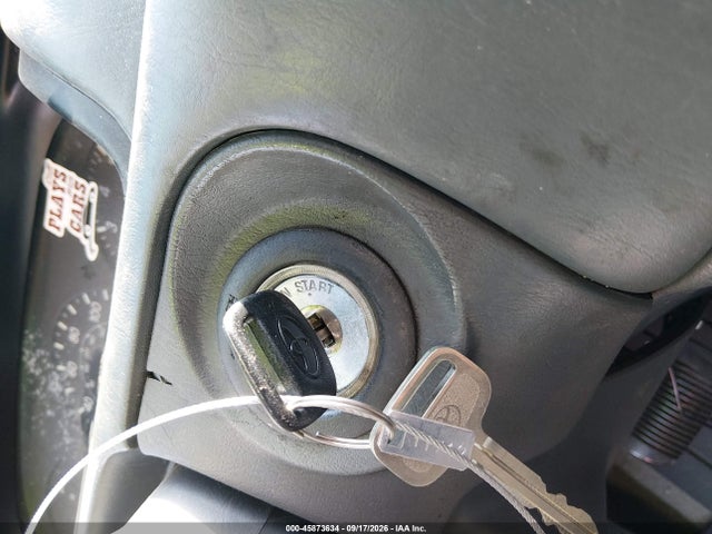 45873634 :رقم المزاد ، 4T1BG22K6YU012040 vin ، 2000 Toyota Camry Le مزاد بيع