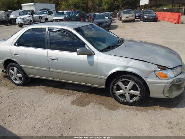 45873634 :رقم المزاد ، 4T1BG22K6YU012040 vin ، 2000 Toyota Camry Le مزاد بيع