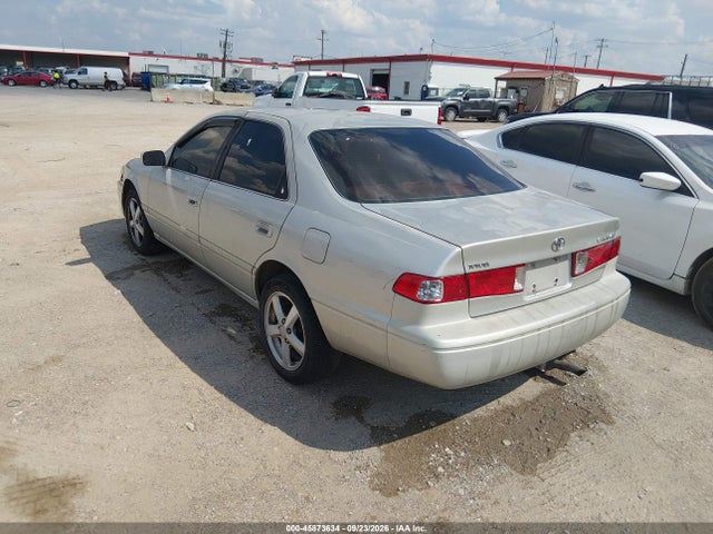 45873634 :رقم المزاد ، 4T1BG22K6YU012040 vin ، 2000 Toyota Camry Le مزاد بيع