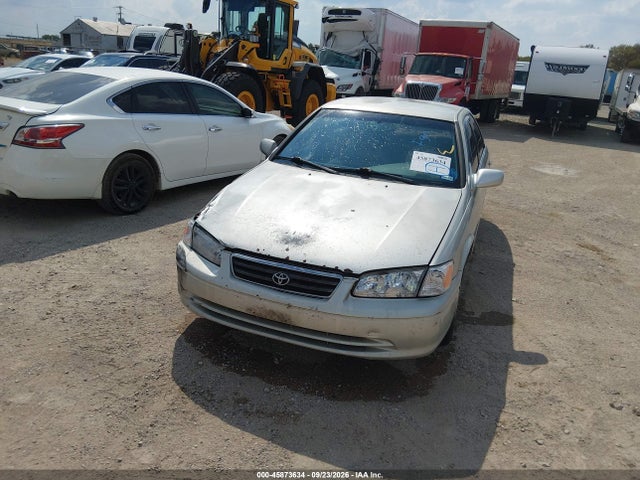 45873634 :رقم المزاد ، 4T1BG22K6YU012040 vin ، 2000 Toyota Camry Le مزاد بيع