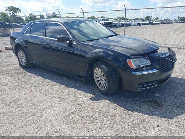 Продажа на аукционе авто 2013 Chrysler 300 Motown, vin: 2C3CCAAG8DH600440, номер лота: 45873647