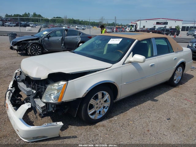 45873656 :رقم المزاد ، 1G6KP5ES4BU121236 vin ، 2011 Cadillac Dts Platinum Collection مزاد بيع