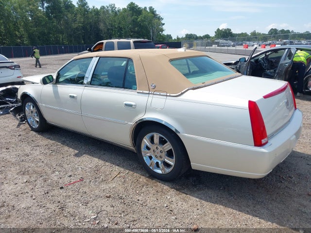 45873656 :رقم المزاد ، 1G6KP5ES4BU121236 vin ، 2011 Cadillac Dts Platinum Collection مزاد بيع