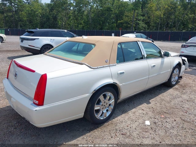 45873656 :رقم المزاد ، 1G6KP5ES4BU121236 vin ، 2011 Cadillac Dts Platinum Collection مزاد بيع