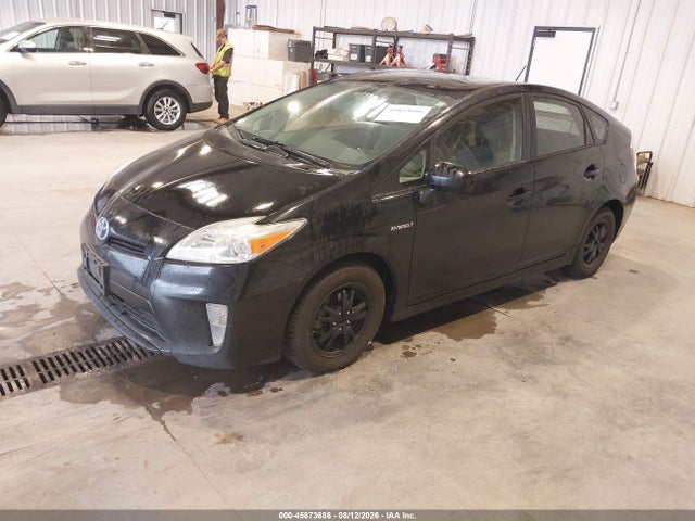 Toyota Prius Two 2014 JTDKN3DU1E0379283 Image 2