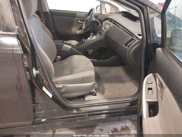 Toyota Prius Two 2014 JTDKN3DU1E0379283 Image 5