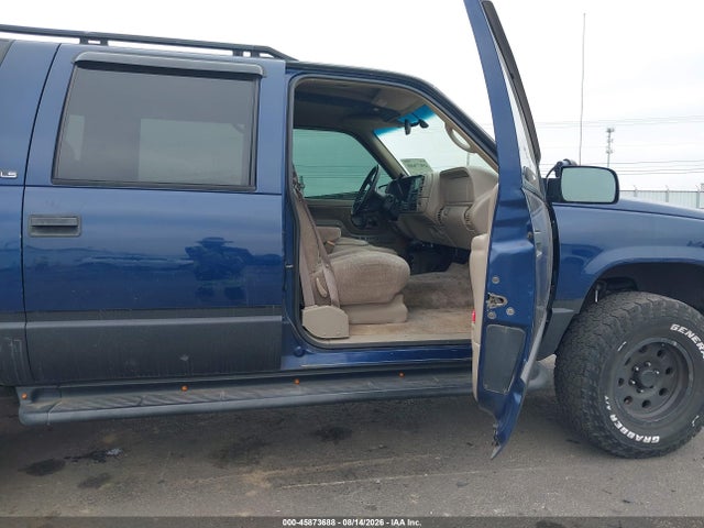 1999 Chevrolet Suburban Lt მანქანა იყიდება აუქციონზე, vin: 1GNFK16R9XJ559199, აუქციონის ნომერი: 45873688