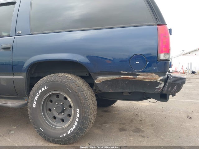 1999 Chevrolet Suburban Lt მანქანა იყიდება აუქციონზე, vin: 1GNFK16R9XJ559199, აუქციონის ნომერი: 45873688