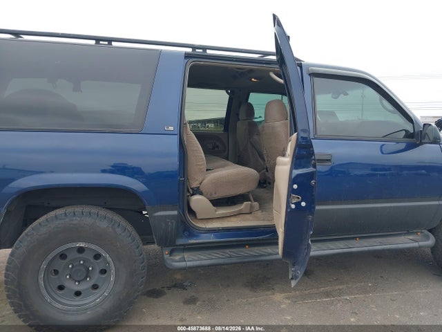 1999 Chevrolet Suburban Lt მანქანა იყიდება აუქციონზე, vin: 1GNFK16R9XJ559199, აუქციონის ნომერი: 45873688