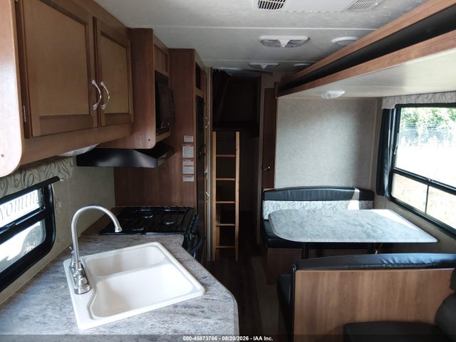 Coachmen Catalina 2017 5ZT2CARB0HA024930 Image 17