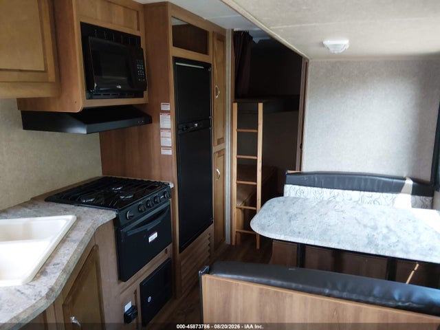 Coachmen Catalina 2017 5ZT2CARB0HA024930 Image 14