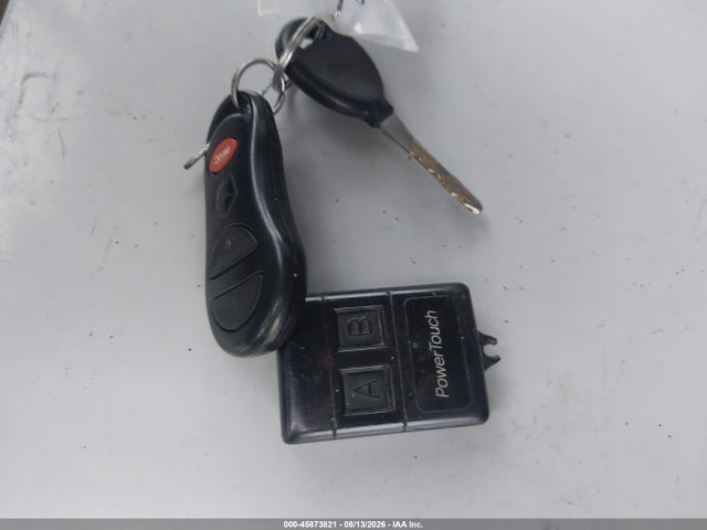 Продаж на аукціоні авто 2000 Chrysler Town & Country Limited, vin: 1C4GP64L3YB709247, номер лоту: 45873821