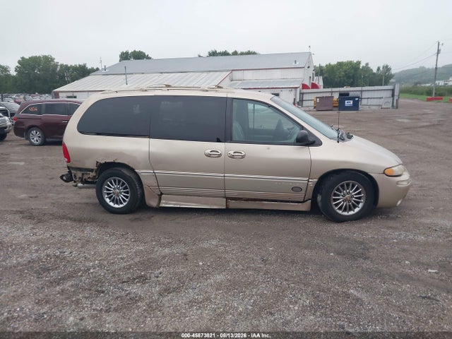 Продаж на аукціоні авто 2000 Chrysler Town & Country Limited, vin: 1C4GP64L3YB709247, номер лоту: 45873821