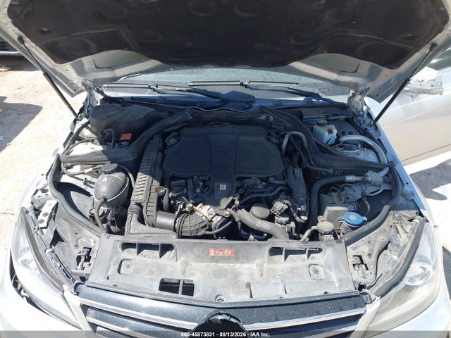 2013 Mercedes-benz C 300 Sport 4matic მანქანა იყიდება აუქციონზე, vin: WDDGF8ABXDA755447, აუქციონის ნომერი: 45873831