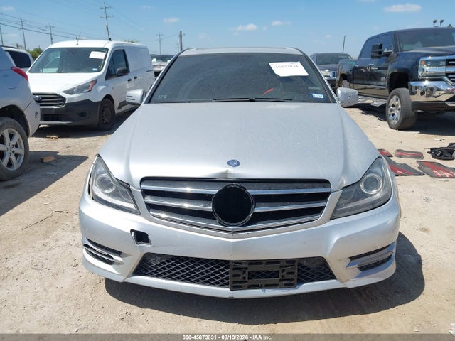 2013 Mercedes-benz C 300 Sport 4matic მანქანა იყიდება აუქციონზე, vin: WDDGF8ABXDA755447, აუქციონის ნომერი: 45873831