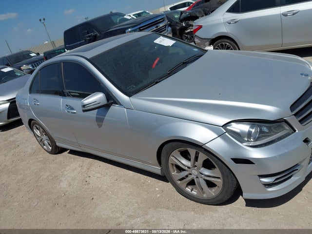 2013 Mercedes-benz C 300 Sport 4matic მანქანა იყიდება აუქციონზე, vin: WDDGF8ABXDA755447, აუქციონის ნომერი: 45873831