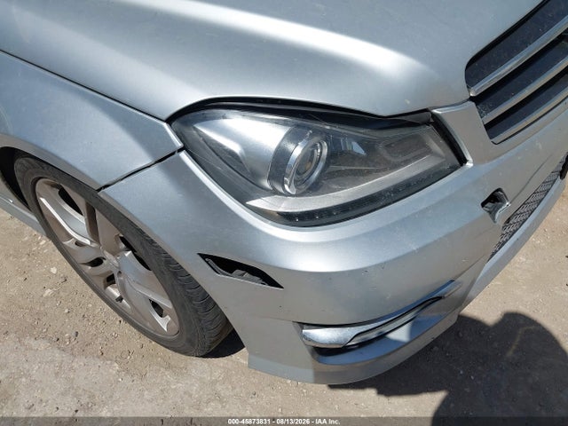 2013 Mercedes-benz C 300 Sport 4matic მანქანა იყიდება აუქციონზე, vin: WDDGF8ABXDA755447, აუქციონის ნომერი: 45873831