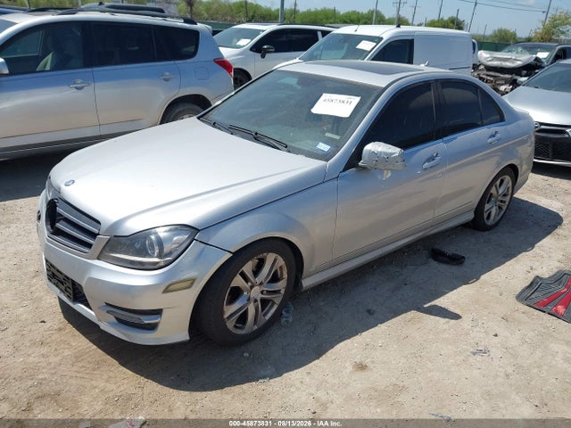 2013 Mercedes-benz C 300 Sport 4matic მანქანა იყიდება აუქციონზე, vin: WDDGF8ABXDA755447, აუქციონის ნომერი: 45873831