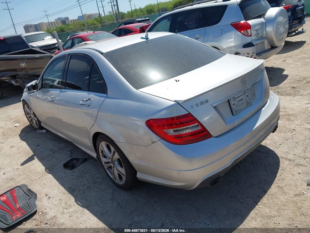 2013 Mercedes-benz C 300 Sport 4matic მანქანა იყიდება აუქციონზე, vin: WDDGF8ABXDA755447, აუქციონის ნომერი: 45873831