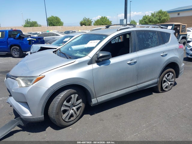 2T3BFREV2JW777468 Toyota RAV4 LE