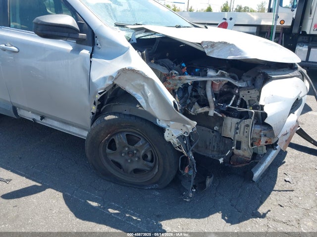 Toyota RAV4 LE 2018 2T3BFREV2JW777468 Image 6