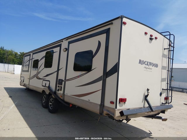2017 Forest River Rockwood მანქანა იყიდება აუქციონზე, vin: 4X4TRLG20H1873615, აუქციონის ნომერი: 45873936