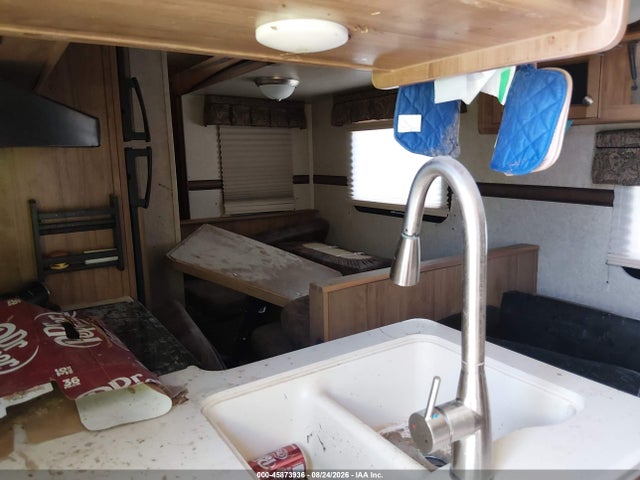 2017 Forest River Rockwood მანქანა იყიდება აუქციონზე, vin: 4X4TRLG20H1873615, აუქციონის ნომერი: 45873936