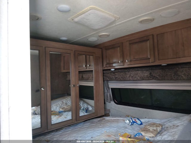 2017 Forest River Rockwood მანქანა იყიდება აუქციონზე, vin: 4X4TRLG20H1873615, აუქციონის ნომერი: 45873936