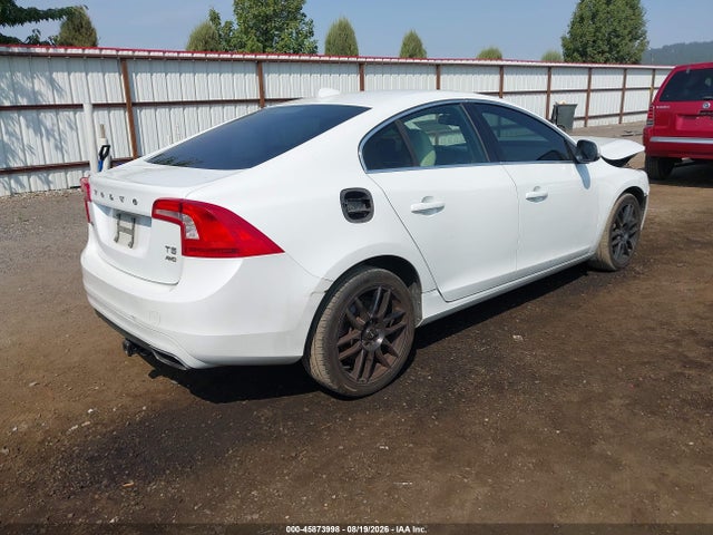 Volvo S60 T5 Premier 2015 YV1612TBXF1299882 Image 4