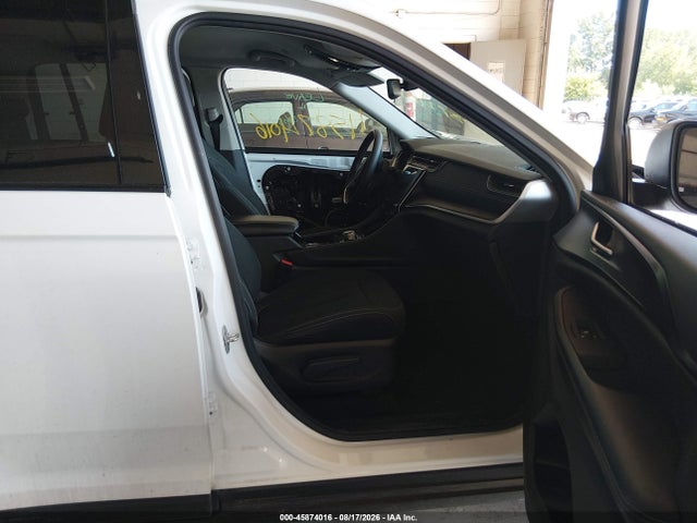 Продажа на аукционе авто 2023 Jeep Grand Cherokee Laredo 4x4, vin: 1C4RJHAG9PC640943, номер лота: 45874016