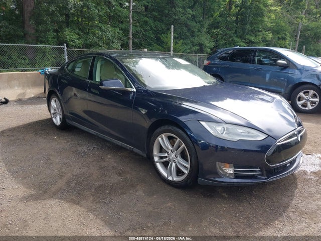 Продаж на аукціоні авто 2015 Tesla Model S 60/70/85, vin: 5YJSA1S19FFP72511, номер лоту: 45874124