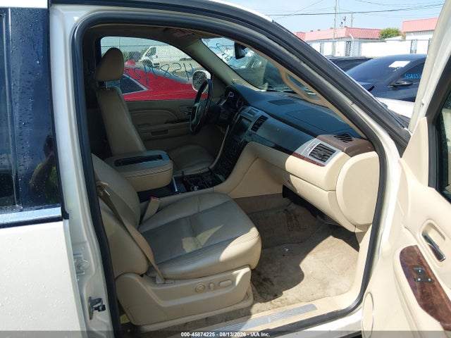 2009 Cadillac Escalade Esv Standard მანქანა იყიდება აუქციონზე, vin: 1GYFC16299R126098, აუქციონის ნომერი: 45874225