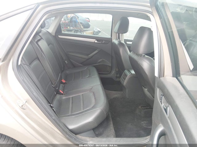 2015 Volkswagen Passat 1.8t Wolfsburg Edition მანქანა იყიდება აუქციონზე, vin: 1VWAT7A38FC048346, აუქციონის ნომერი: 45874287