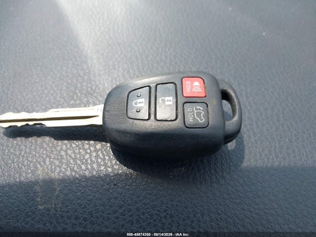 2T3RFREV2GW487397 Toyota Rav4 Xle