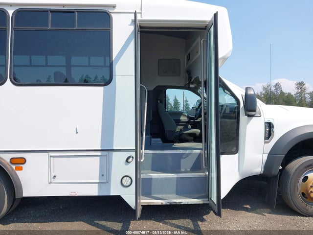 Ford F-550 Chassis Xl 2021 1FDUF5GN9MEC62991 Image 5