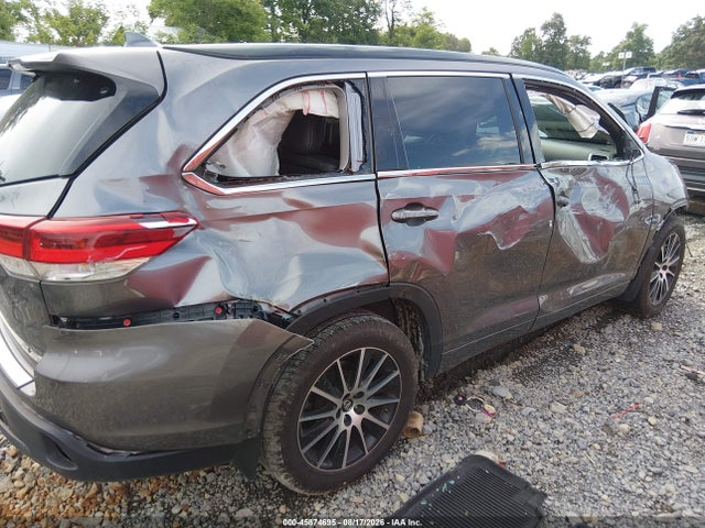 45874695 :رقم المزاد ، 5TDJZRFH2JS897073 vin ، 2018 Toyota Highlander Se مزاد بيع